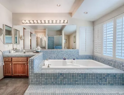 Bath - 8966 Cypress Ave, Cotati, CA 94931 photo 3 of 8