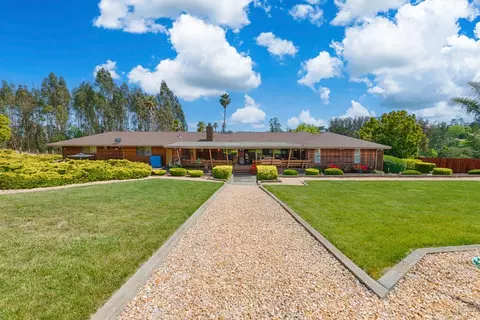 Exterior - 8966 Cypress Ave, Cotati, CA 94931 photo 13 of 29