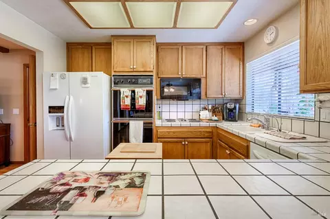 Kitchen - 8966 Cypress Ave, Cotati, CA 94931 photo 2 of 2