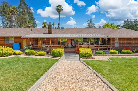 Exterior - 8966 Cypress Ave, Cotati, CA 94931 photo 11 of 29