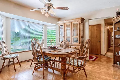 Dining - 8966 Cypress Ave, Cotati, CA 94931 photo 4 of 4