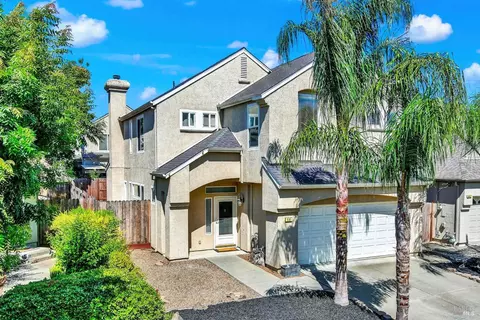 836 Chateau Cir, Vacaville, CA 95687