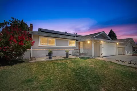 566 Deodara St, Vacaville, CA 95688