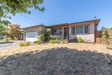 76 Debmar Ln, Cloverdale, CA 95425