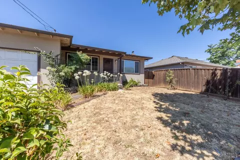 76 Debmar Ln, Cloverdale, CA 95425 photo 3