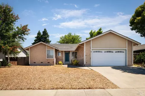 9 Village East Ct, Petaluma, CA 94954
