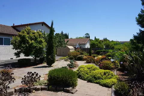 107 Jennifer Ct, Vallejo, CA 94591 photo 3