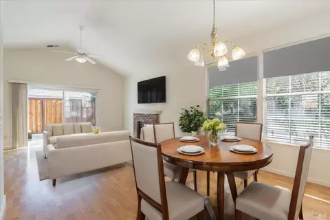 860 Bob Crosby Way, Windsor, CA 95492 photo 3