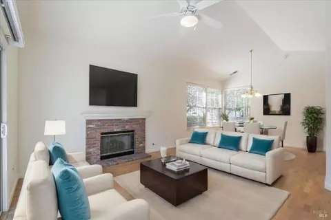 860 Bob Crosby Way, Windsor, CA 95492 photo 5