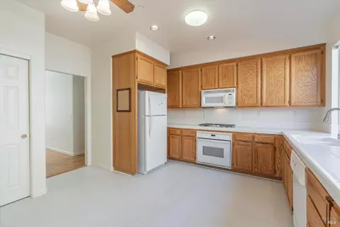 860 Bob Crosby Way, Windsor, CA 95492 photo 11
