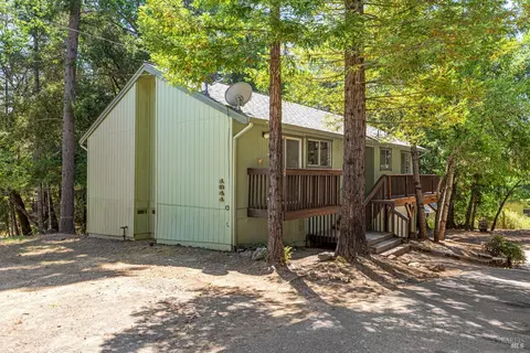 1941 Buckeye Rd, Willits, CA 95490