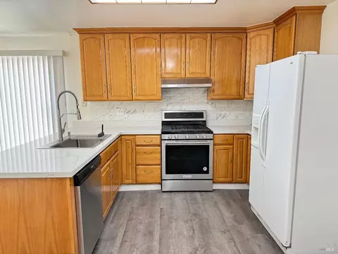 215 Willow St, Vallejo, CA 94589 photo 9