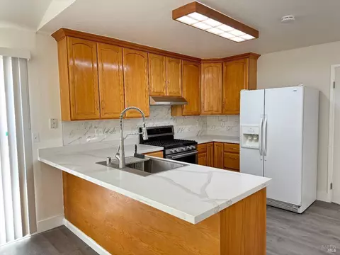 215 Willow St, Vallejo, CA 94589 photo 7
