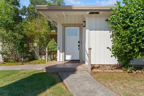 2390 S Dora St, Ukiah, CA 95482