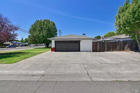 800 W A St, Dixon, CA 95620 photo 3