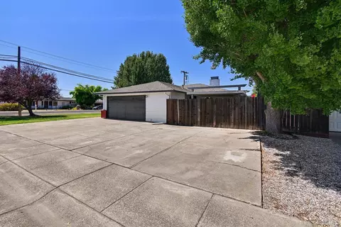 800 W A St, Dixon, CA 95620 photo 4