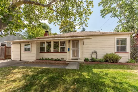 267 Gardens Ave, Ukiah, CA 95482