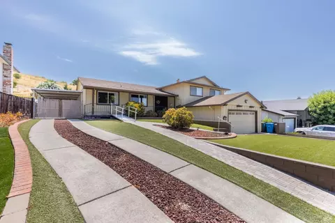 65 Garthe Ct, Vallejo, CA 94591 photo 2