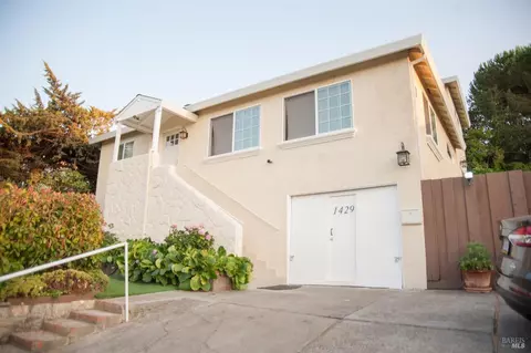 1429 Magazine St, Vallejo, CA 94591 photo 3