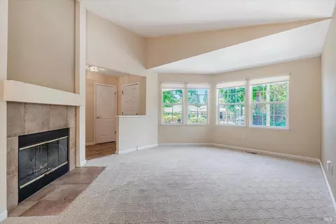 954 Wright St, Santa Rosa, CA 95404 photo 3