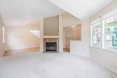 954 Wright St, Santa Rosa, CA 95404 photo 4
