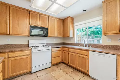 954 Wright St, Santa Rosa, CA 95404 photo 10