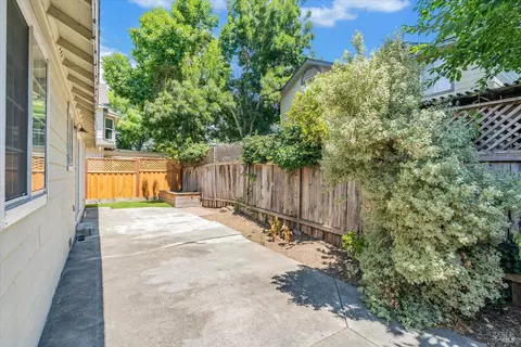 954 Wright St, Santa Rosa, CA 95404 photo 8