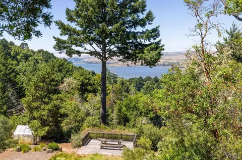 2 W Robert Dr, Inverness, CA 94937