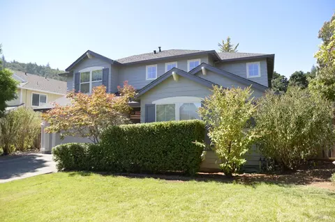 320 Buckeye Cir, Cloverdale, CA 95425