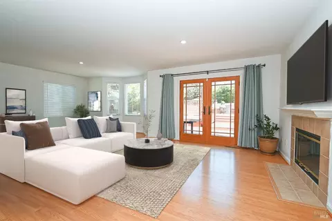 900 Lighthouse Ct, Vallejo, CA 94590