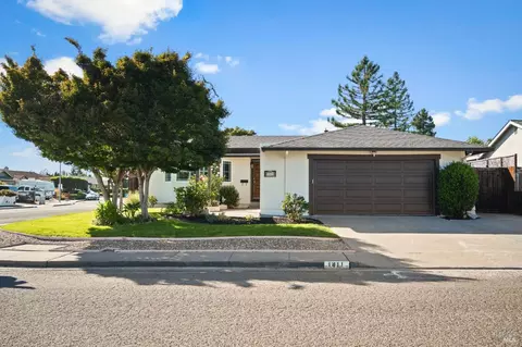 1411 Pheasant Dr, Petaluma, CA 94954