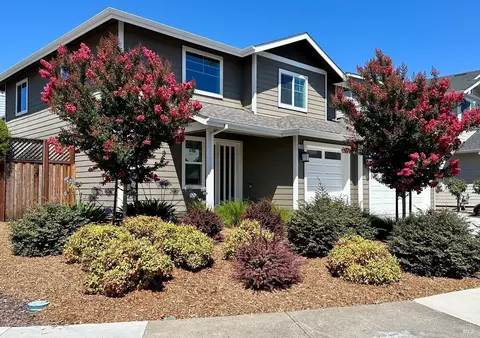 4700 Paulette Pl, Santa Rosa, CA 95403
