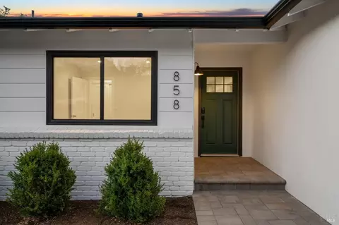858 Cherry St, Petaluma, CA 94952