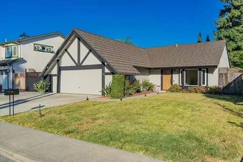330 Bond Ave, Petaluma, CA 94954