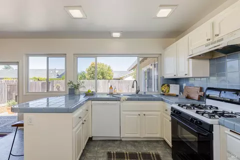 1635 Juliet Dr, Petaluma, CA 94954 photo 11