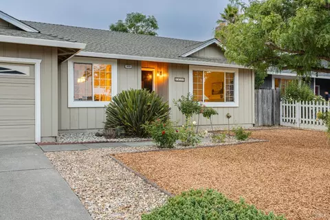 1635 Juliet Dr, Petaluma, CA 94954 photo 2