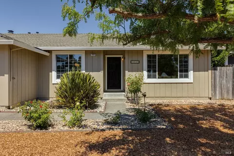 1635 Juliet Dr, Petaluma, CA 94954 photo 4