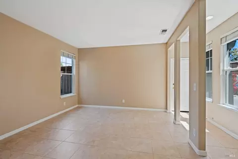 1212 Eagle Dr, Windsor, CA 95492 photo 5