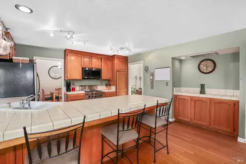 560 Oakmeadow Ct, Vacaville, CA 95687 photo 9