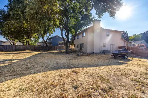 560 Oakmeadow Ct, Vacaville, CA 95687 photo 27