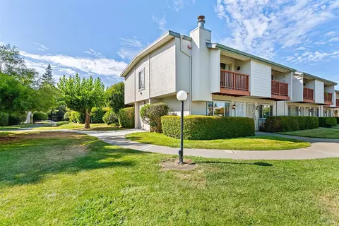 1033 Golf Course Dr, Rohnert Park, CA 94928