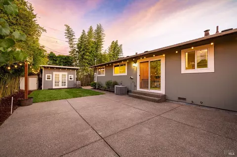7482 Beverly Dr, Rohnert Park, CA 94928