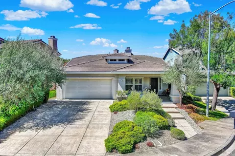27 Big Leaf Ct, Napa, CA 94558
