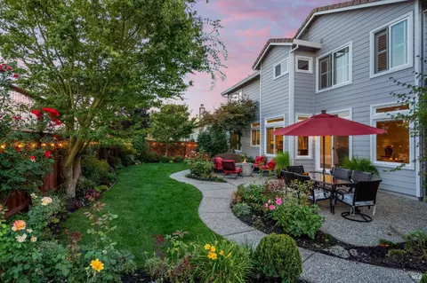 1529 Mauro Pietro Dr, Petaluma, CA 94954