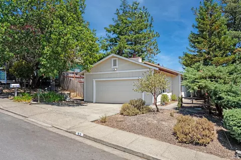 92 Northbrook Way, Willits, CA 95490