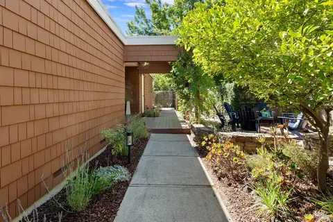 818 Crocus Dr, Sonoma, CA 95476 photo 2