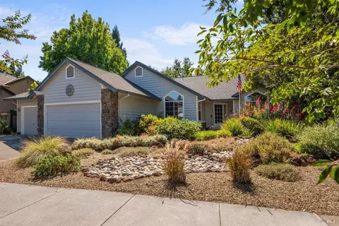 9451 Victoria Ln, Windsor, CA 95492