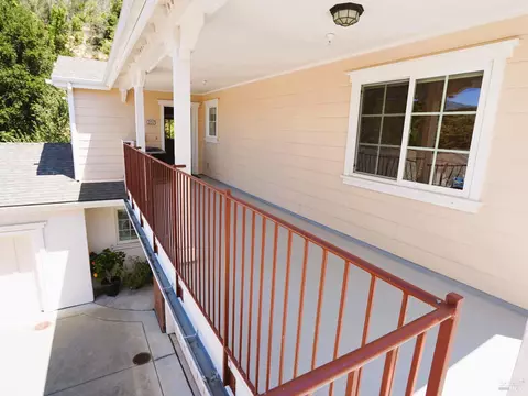 526 Entrada Dr #207, Novato, CA 94949