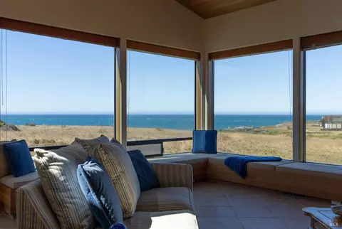 293 Main Sail Rd, The Sea Ranch, CA 95497