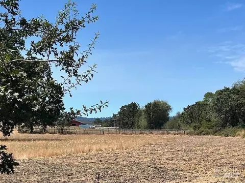 700 Irwin Ln, Santa Rosa, CA 95401